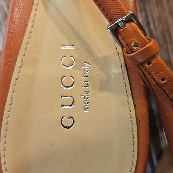 Gucci Women's Salmon Peep Toe Kitten Heels - Picture 5 of 8